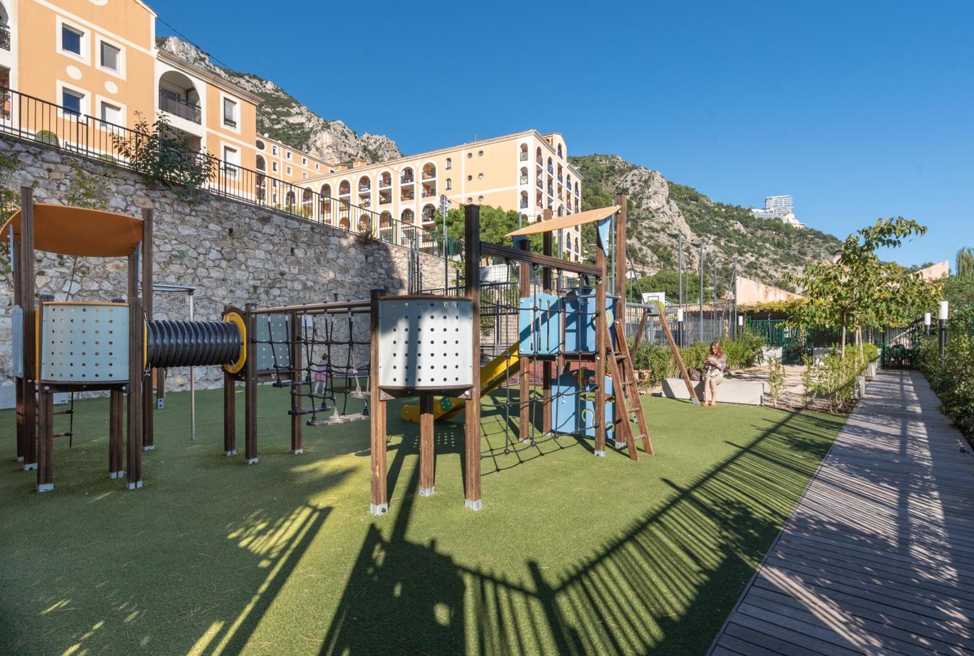 Monaco Border Luxury - Sea View - Pool Apartment *